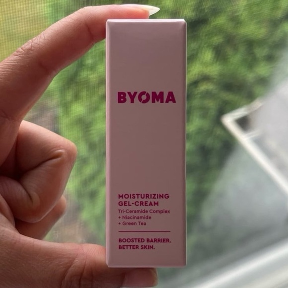 New Skincare Bundle ft Cosrx, Pixi, Peach & Lily, Wonder, Smashbox, Byoma - Picture 6 of 7